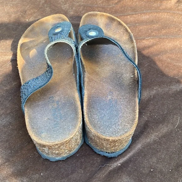 Sandals - Picture 2 of 4